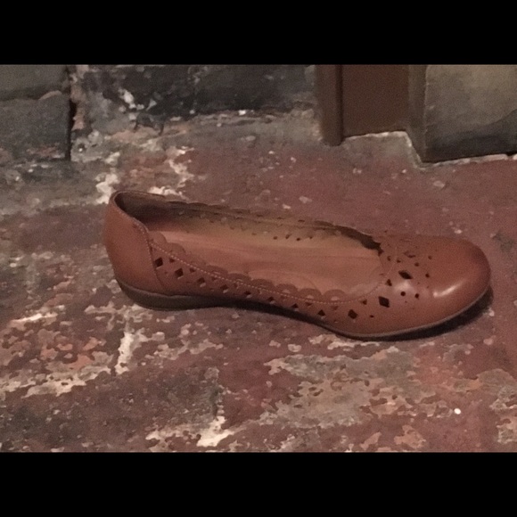 Size 11 Brown Flats - Picture 3 of 6